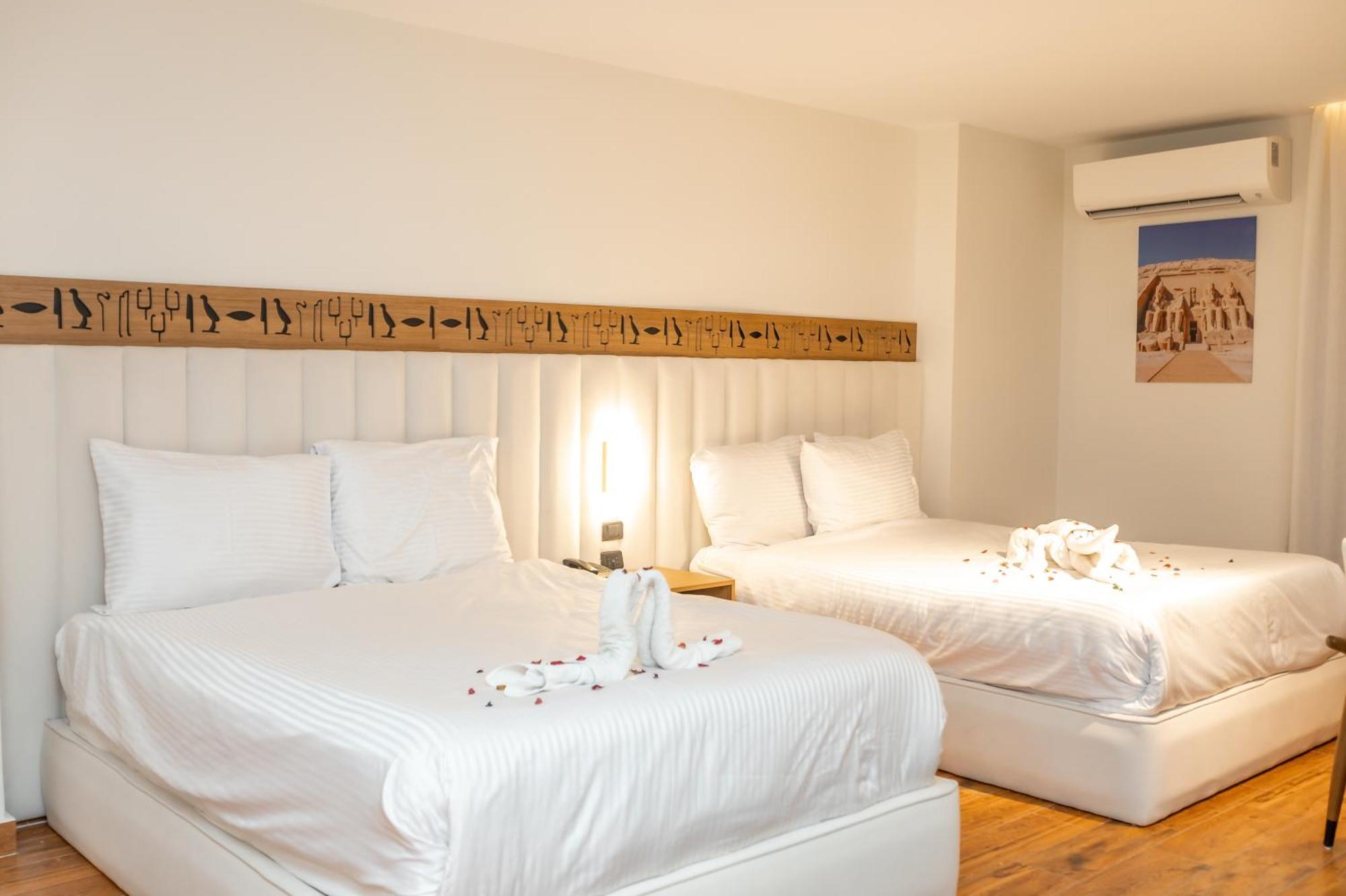 Superior Pyramids Inn Al Kawm al Akhdar Extérieur photo